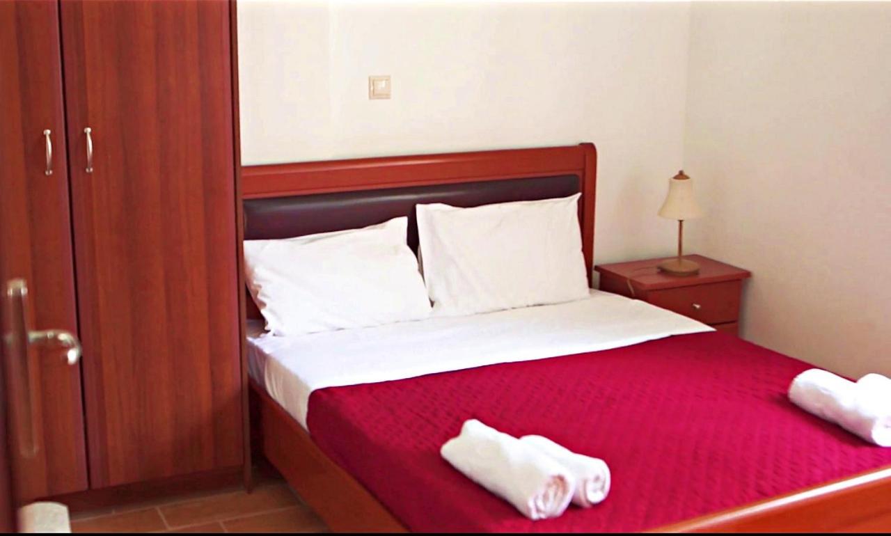 Poseidon Bungalows Iria Buitenkant foto