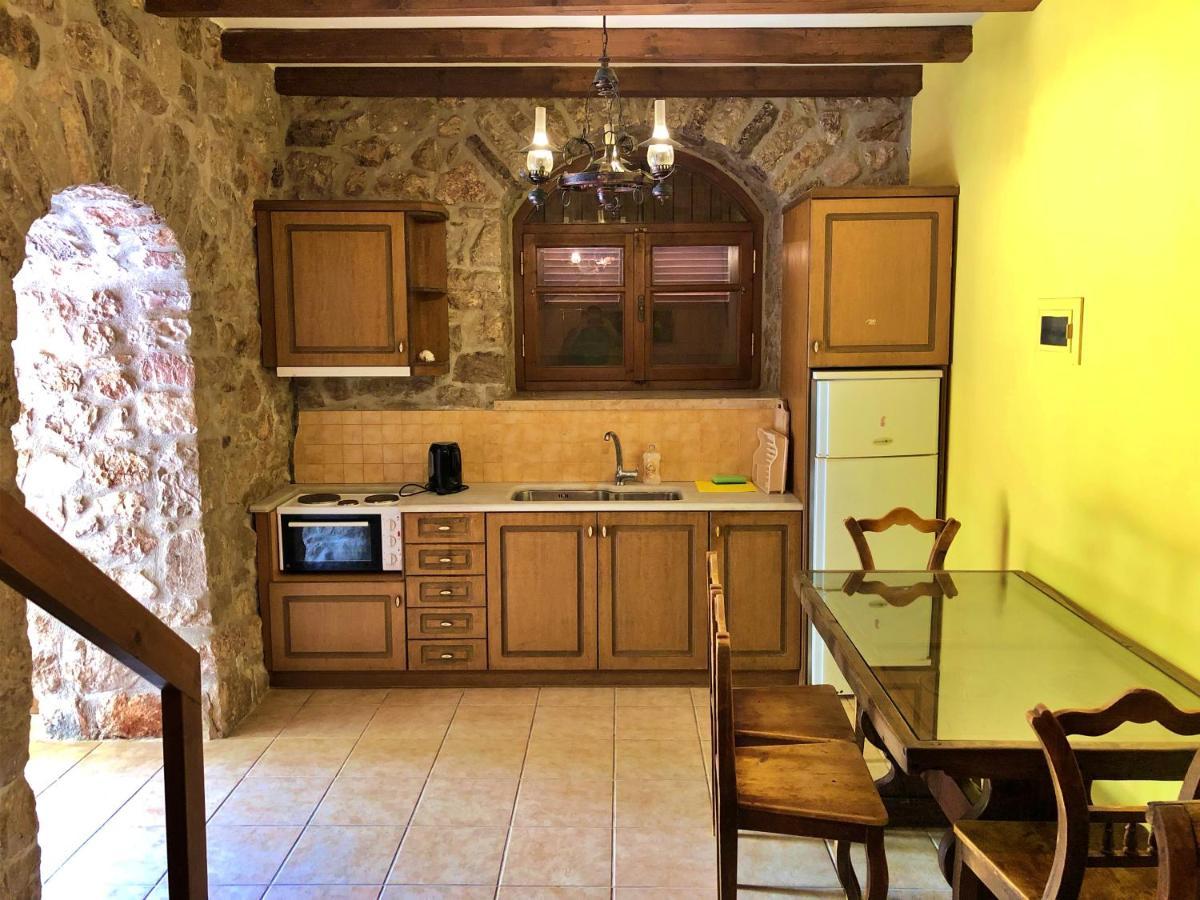 Poseidon Bungalows Iria Buitenkant foto