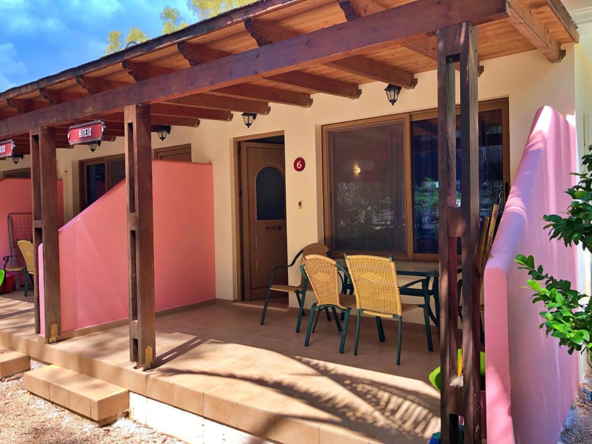 Poseidon Bungalows Iria Buitenkant foto
