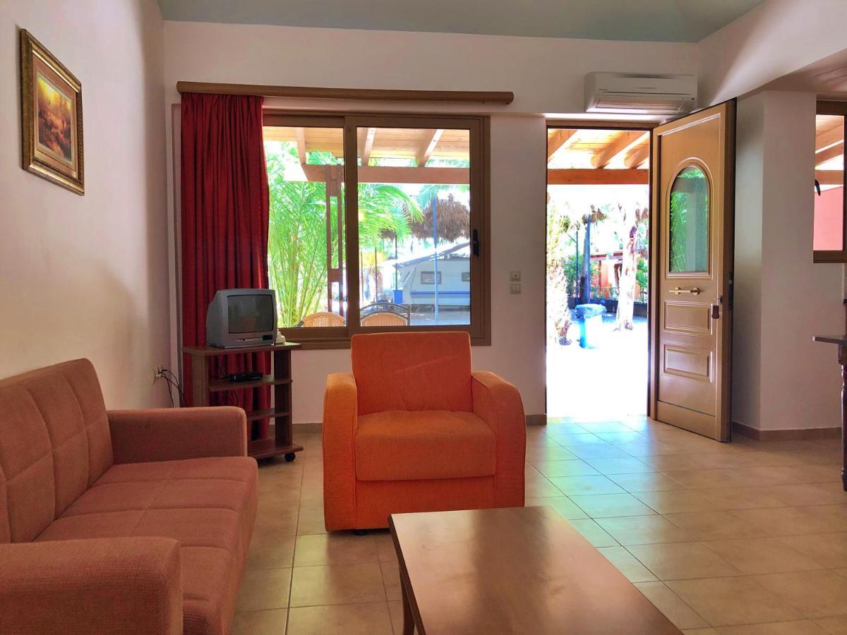 Poseidon Bungalows Iria Buitenkant foto