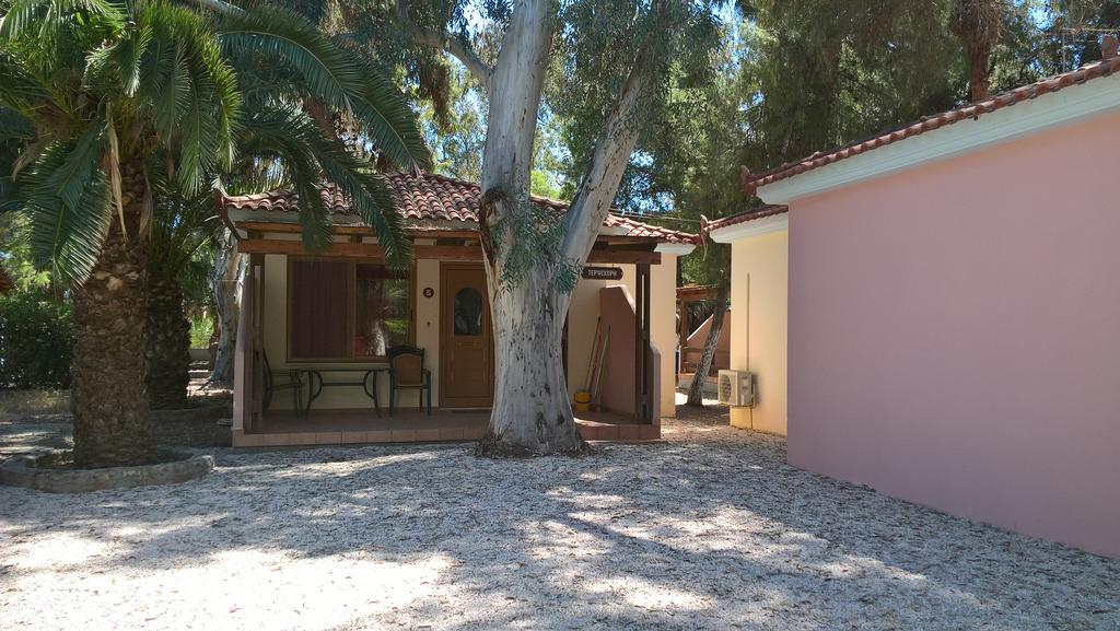 Poseidon Bungalows Iria Buitenkant foto