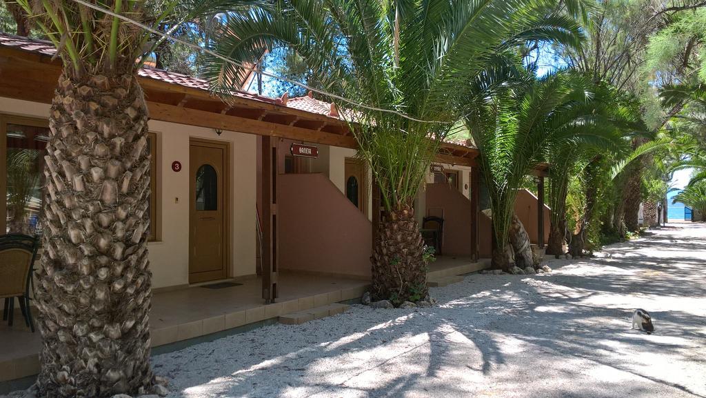 Poseidon Bungalows Iria Buitenkant foto