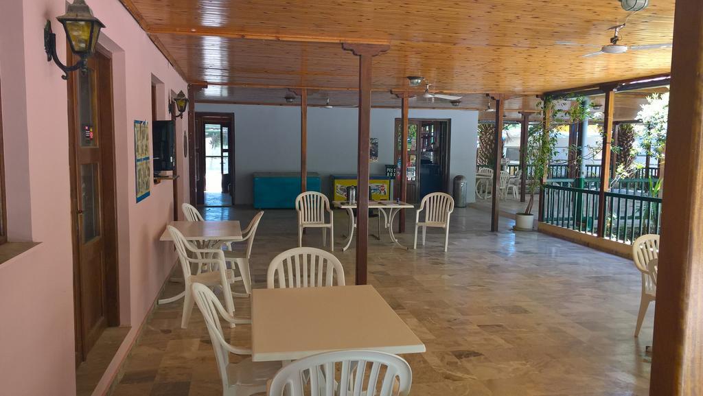 Poseidon Bungalows Iria Buitenkant foto