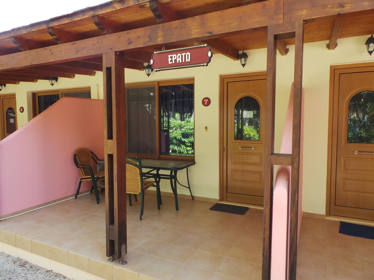Poseidon Bungalows Iria Buitenkant foto